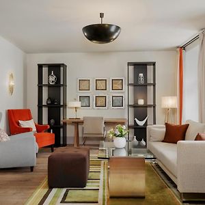 Deluxe Suite 1 Bedroom Larger Suite 1 King